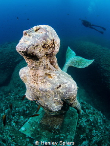Mermaid statue dedicated to the memory of a female freedi... by Henley Spiers 